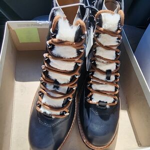 Women's Cozy Black and Brown Winter Boots